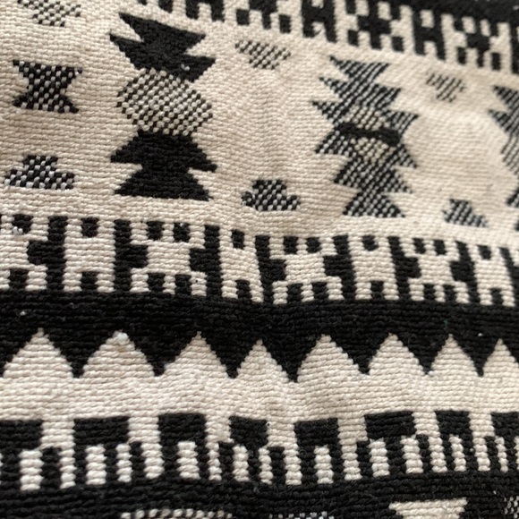 🪶 Aztec 🦅 black and white hoodie - Picture 6 of 6